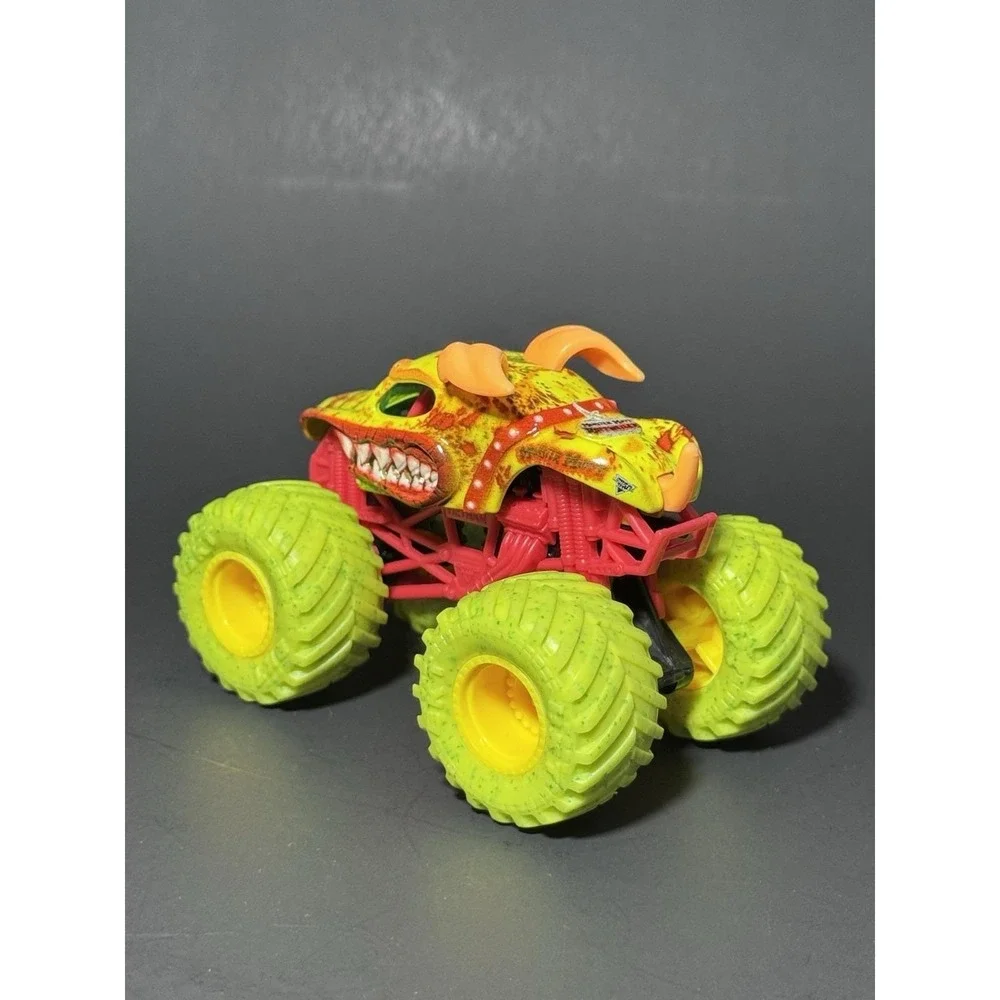 Monster Jam Truck Monster Mutt Rottweiler Zombie Invasion